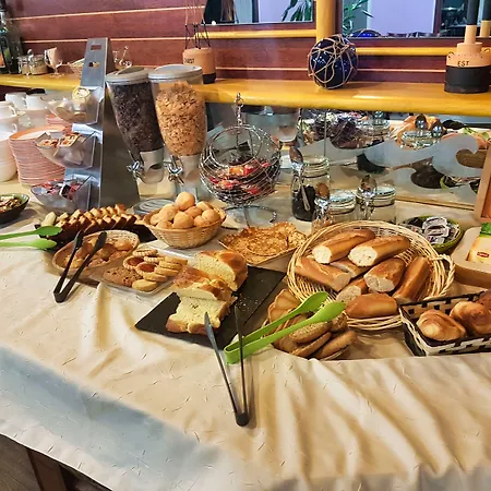 Contact Le Seino Marin - Elbeuf Rouen Отель 2*